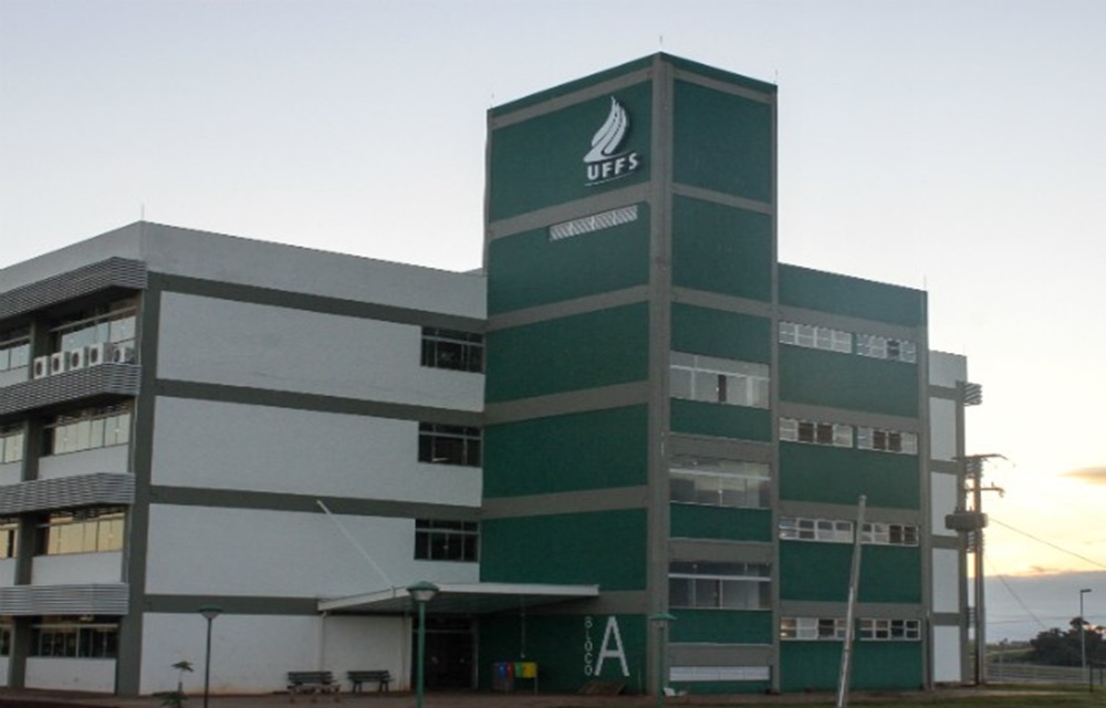 Ir para  <p>A Universidade Federal da Fronteira Sul (UFFS) &ndash; Campus Erechim sediar&aacute;, de 29 a 31 de mar&ccedil;o de 2017, o III Semin&aacute;rio Internacional de Educa&ccedil;&atilde;o do Campo e III...